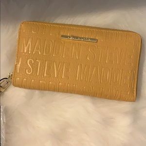 Steve Madden boxed logo wallet